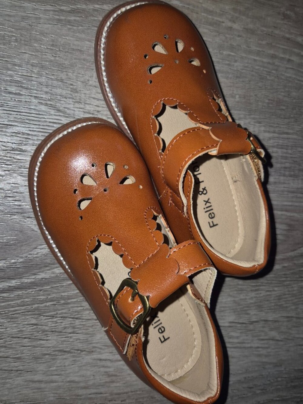 Felix and Flora toddler girl shoes. Size 8 (fits like 8.5-9).
